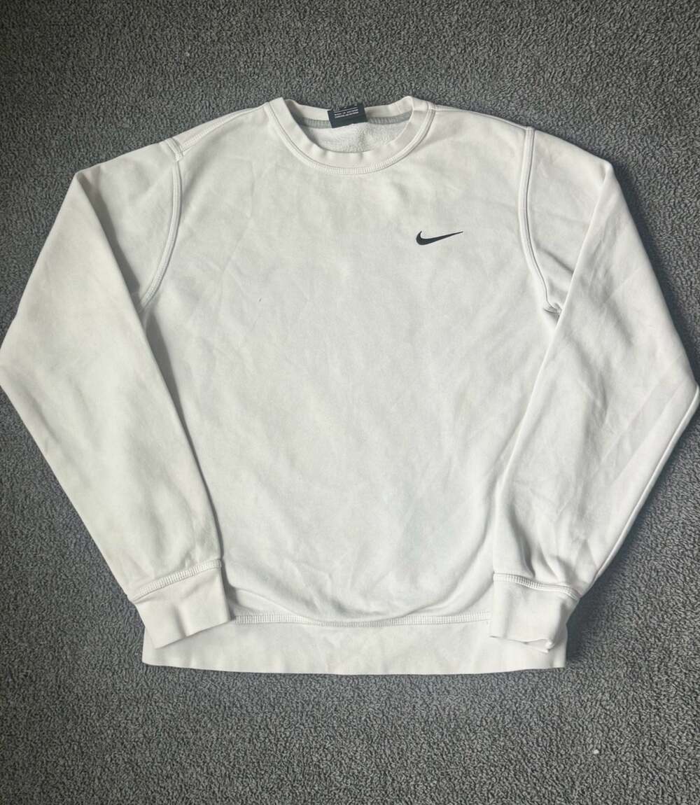 Nike Vintage White Mini Swoosh Embroidered Crewneck Sweatshirt Medium